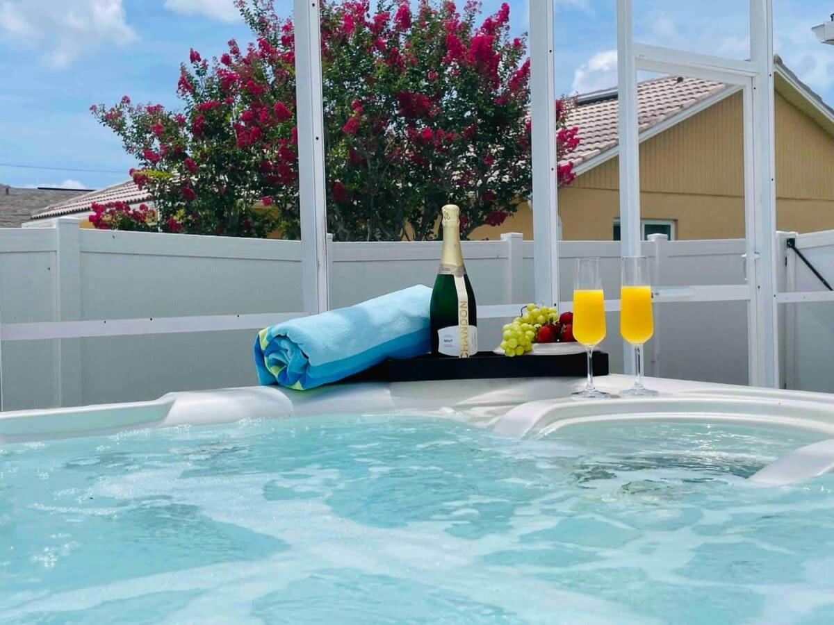 Endless Summer Retreat Jacuzzi 3Kingbed Airhockey 케이프코럴 외부 사진